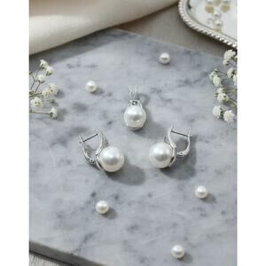 Golden Time Mallorca-style Pearl Pendant and Earrings Set